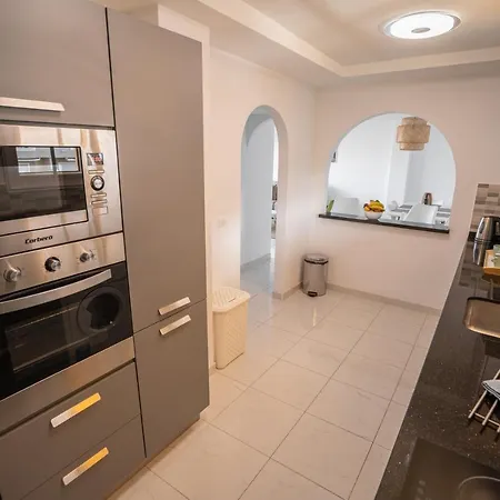 Lejlighedshotel El Marques Palace By Intercorp Group 4*